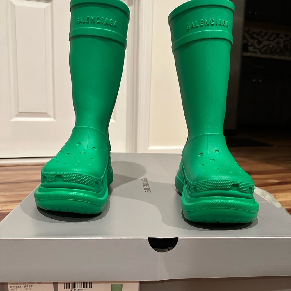 Balenciaga Vibrant Green Rain Boots - Picture 6 of 7